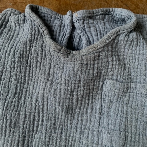 2 piece top and shorts - Picture 5 of 5